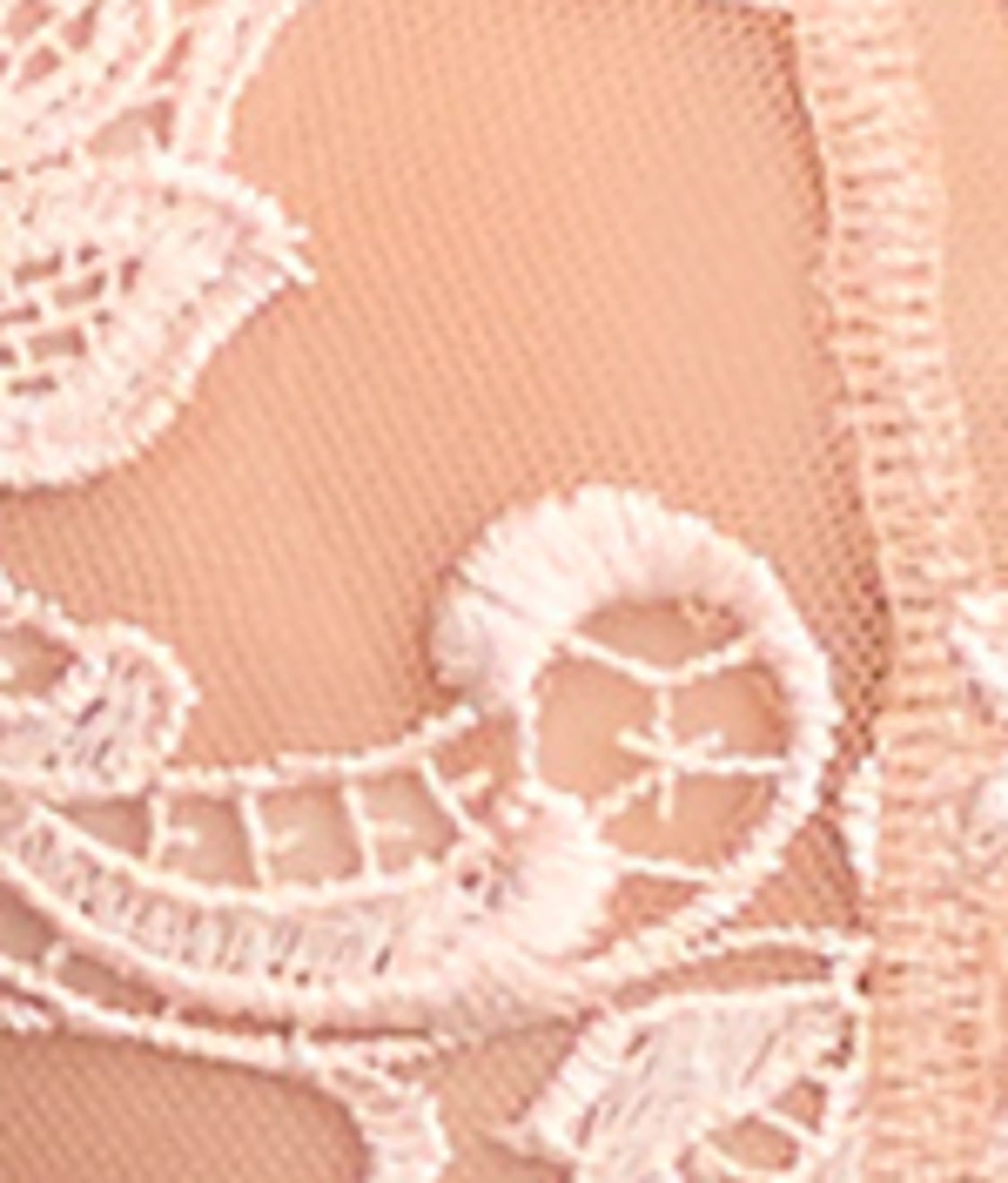 Saga Demi Bra