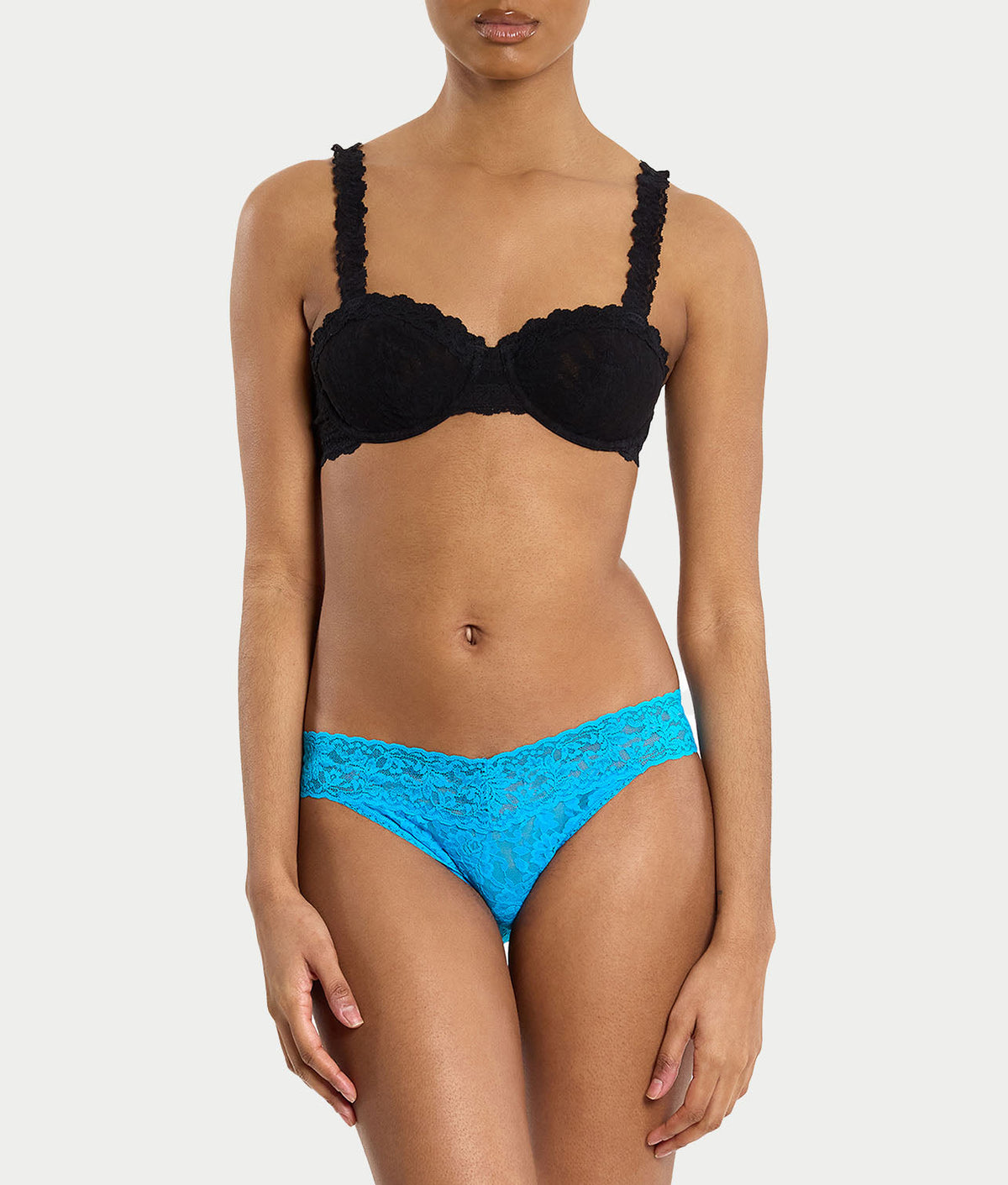 Signature Lace V-Kini