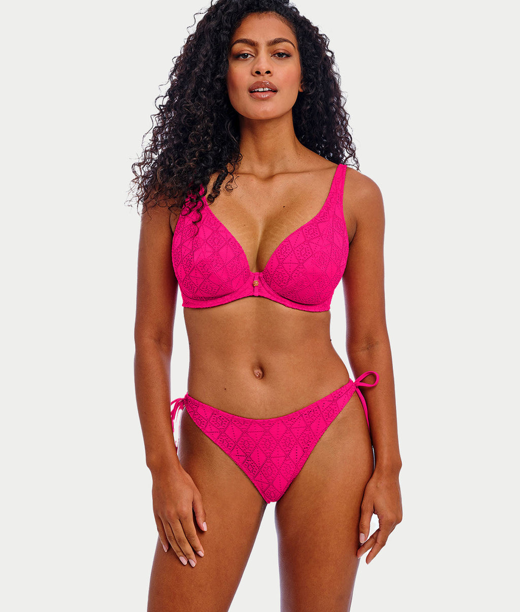 Nomad Nights High Apex Bikini Top
