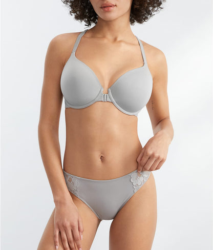 The Effortless Front-Close Bra