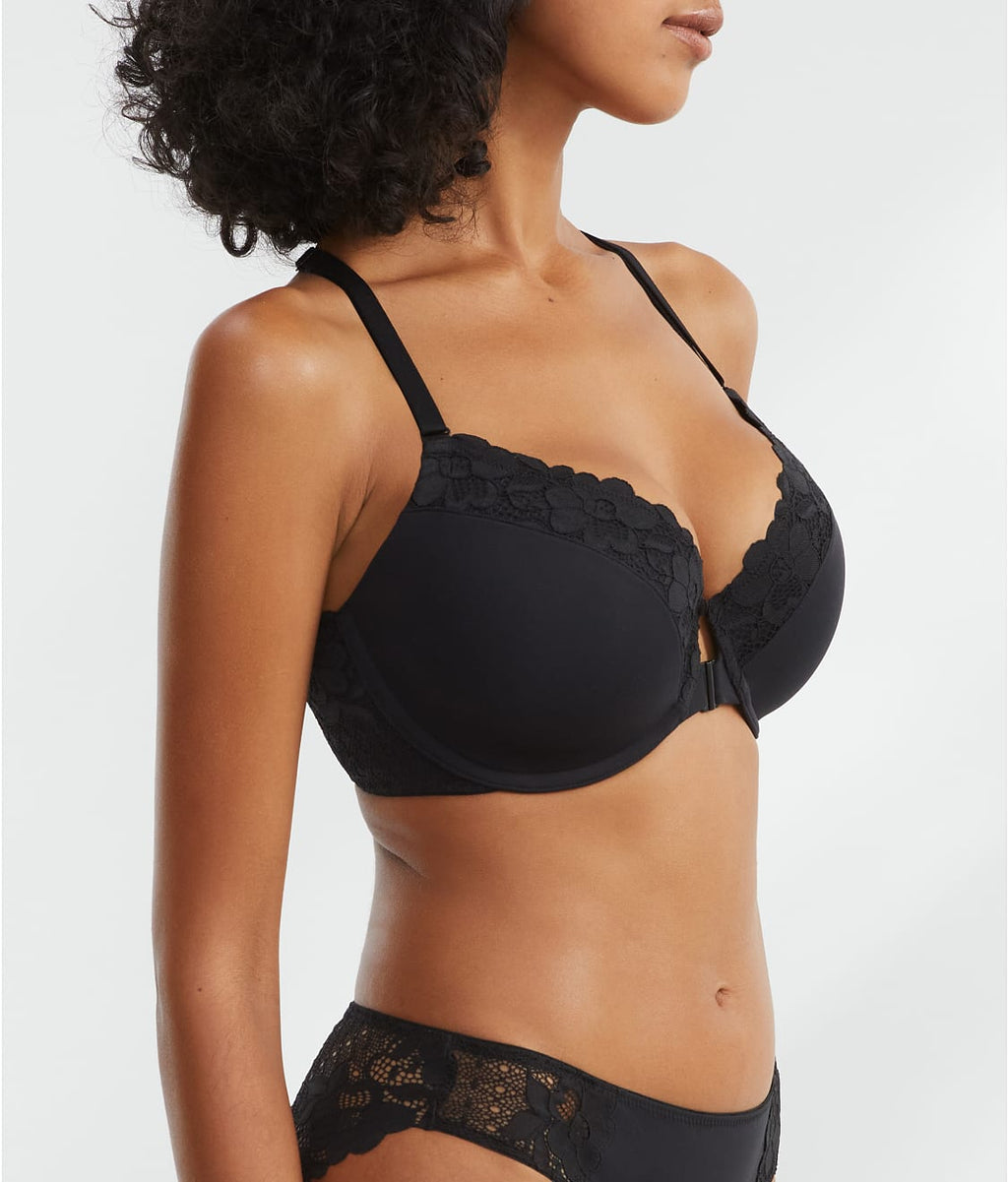 The Effortless Front-Close Lace Bra