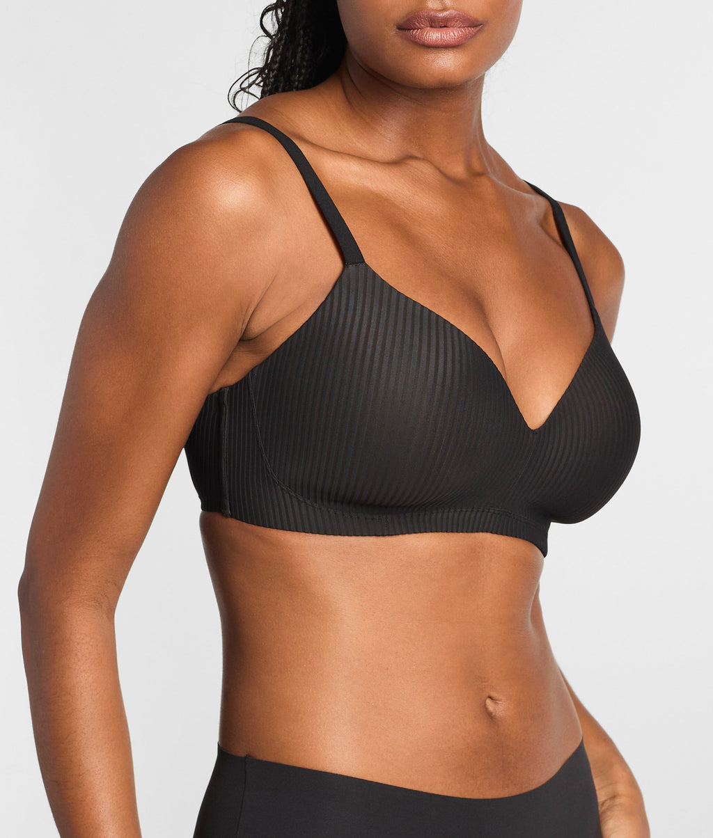 The Favorite Wire-Free Smoothing T-Shirt Bra