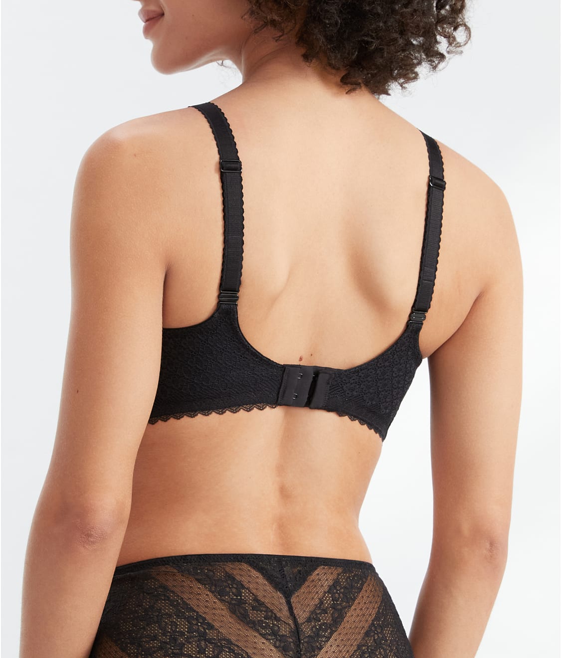 The Wire-Free Smoothing T-Shirt Bra With Lace