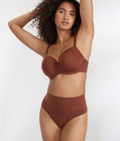 The Smoothing Seamless Thong