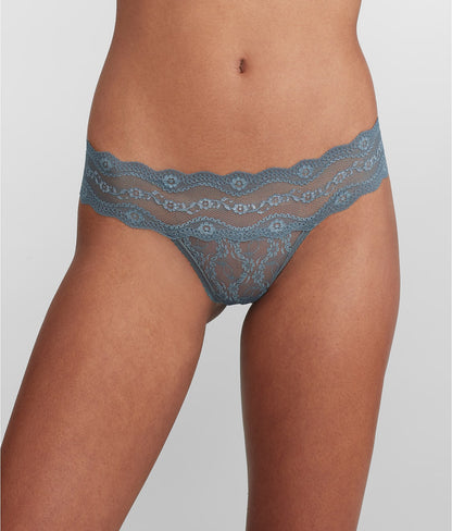 Lace Kiss Thong