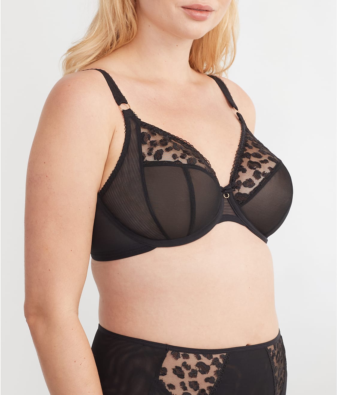 Namrah Bandless Plunge Bra