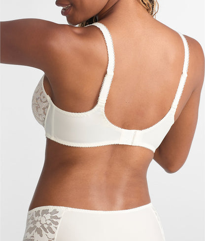 Leia Seamless Full Cup Bra