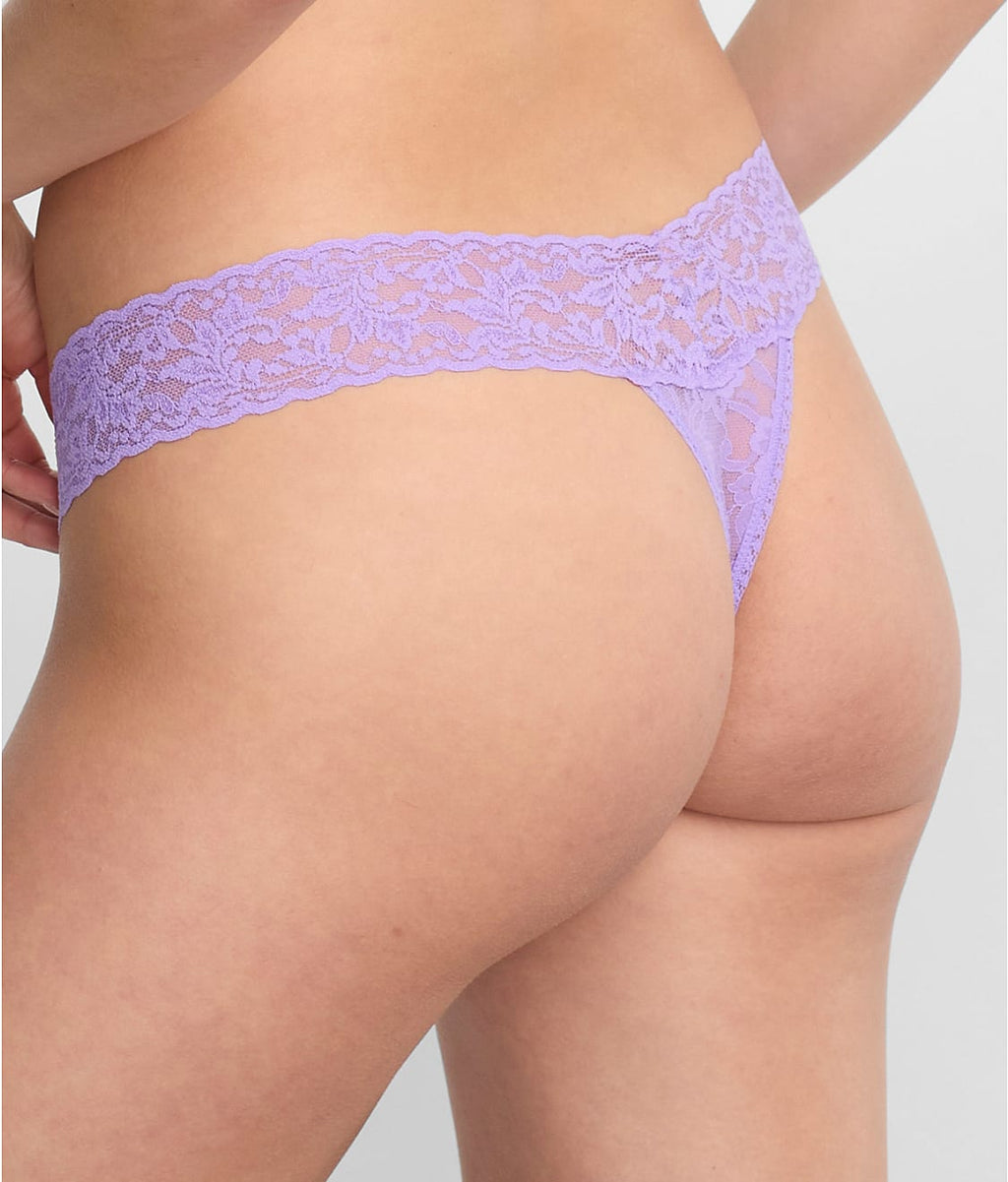 Signature Lace Low Rise Thong