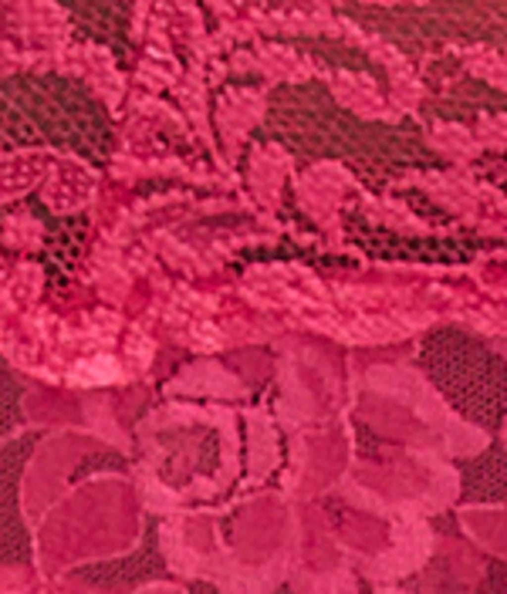 Signature Lace Low Rise Thong
