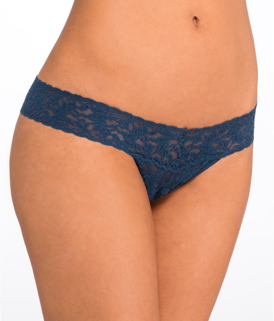 Signature Lace Low Rise Thong