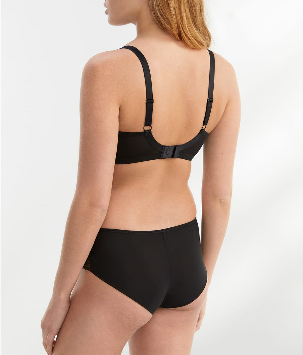 Ana Brief