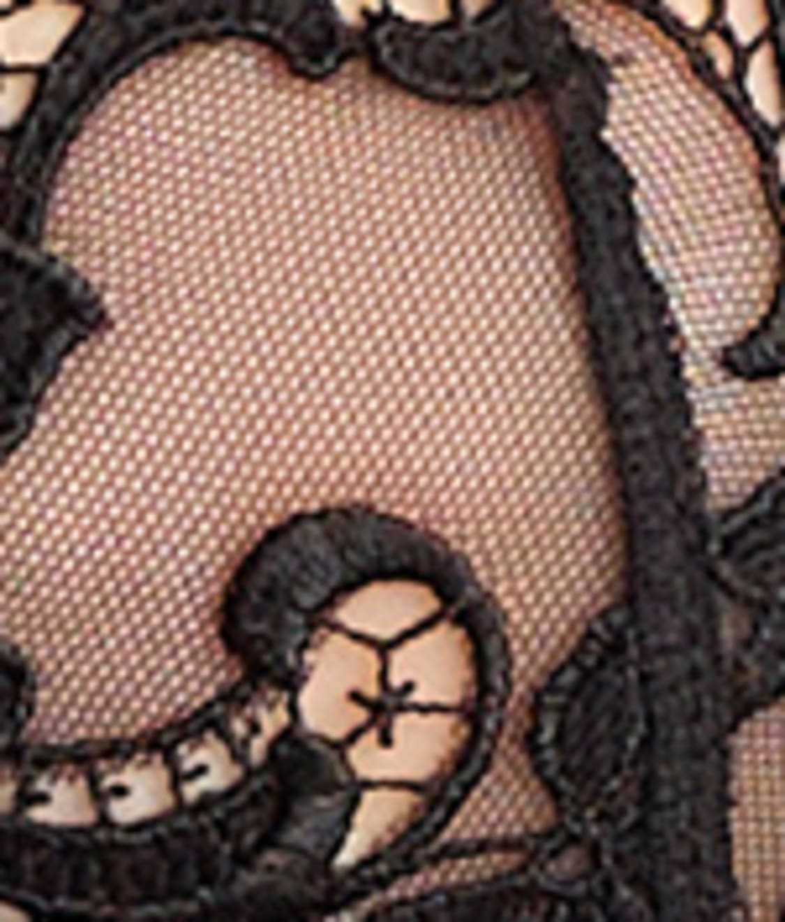 Saga Demi Bra