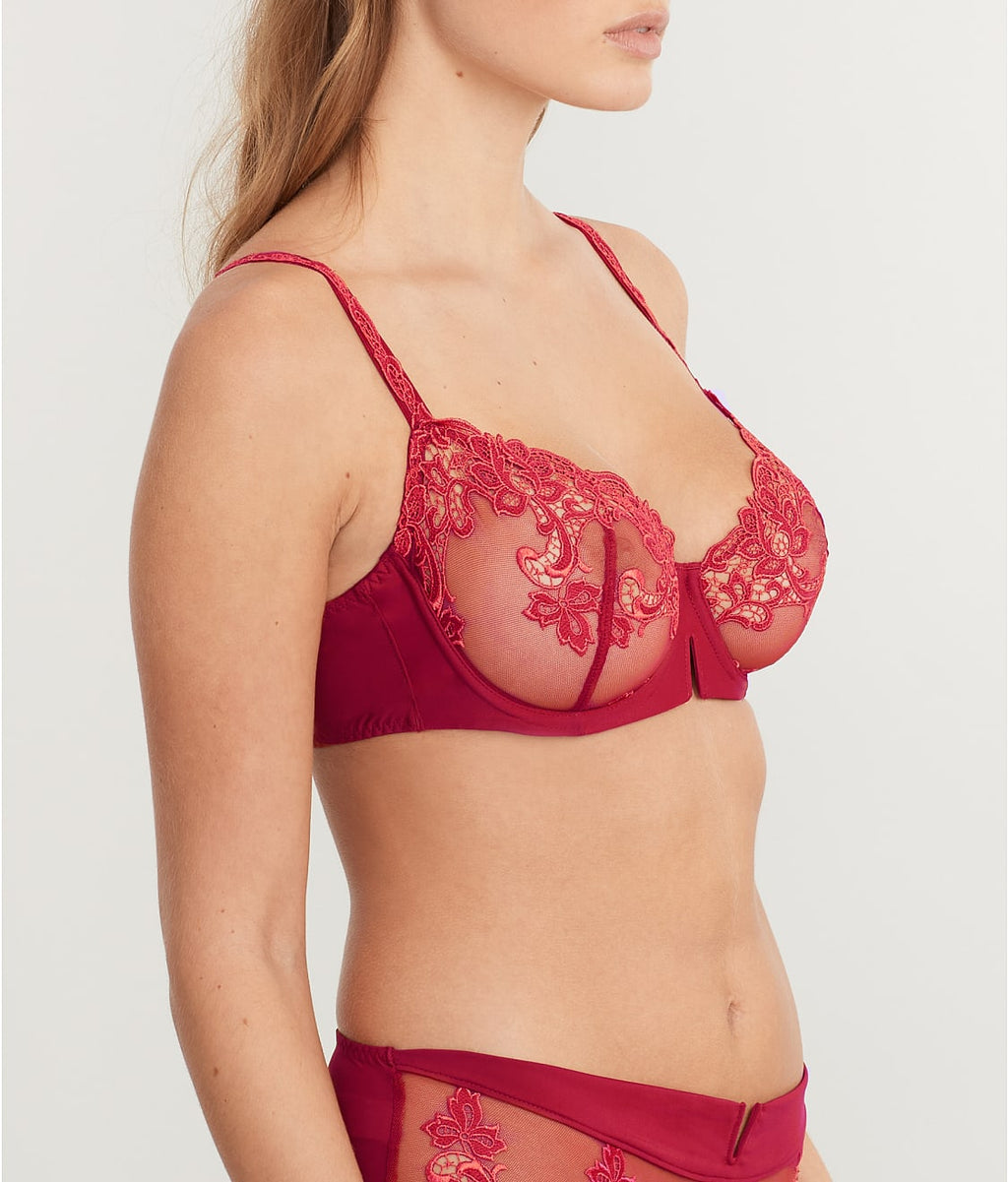 Saga Demi Bra