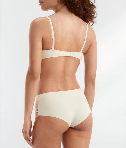 Saga Boyshort